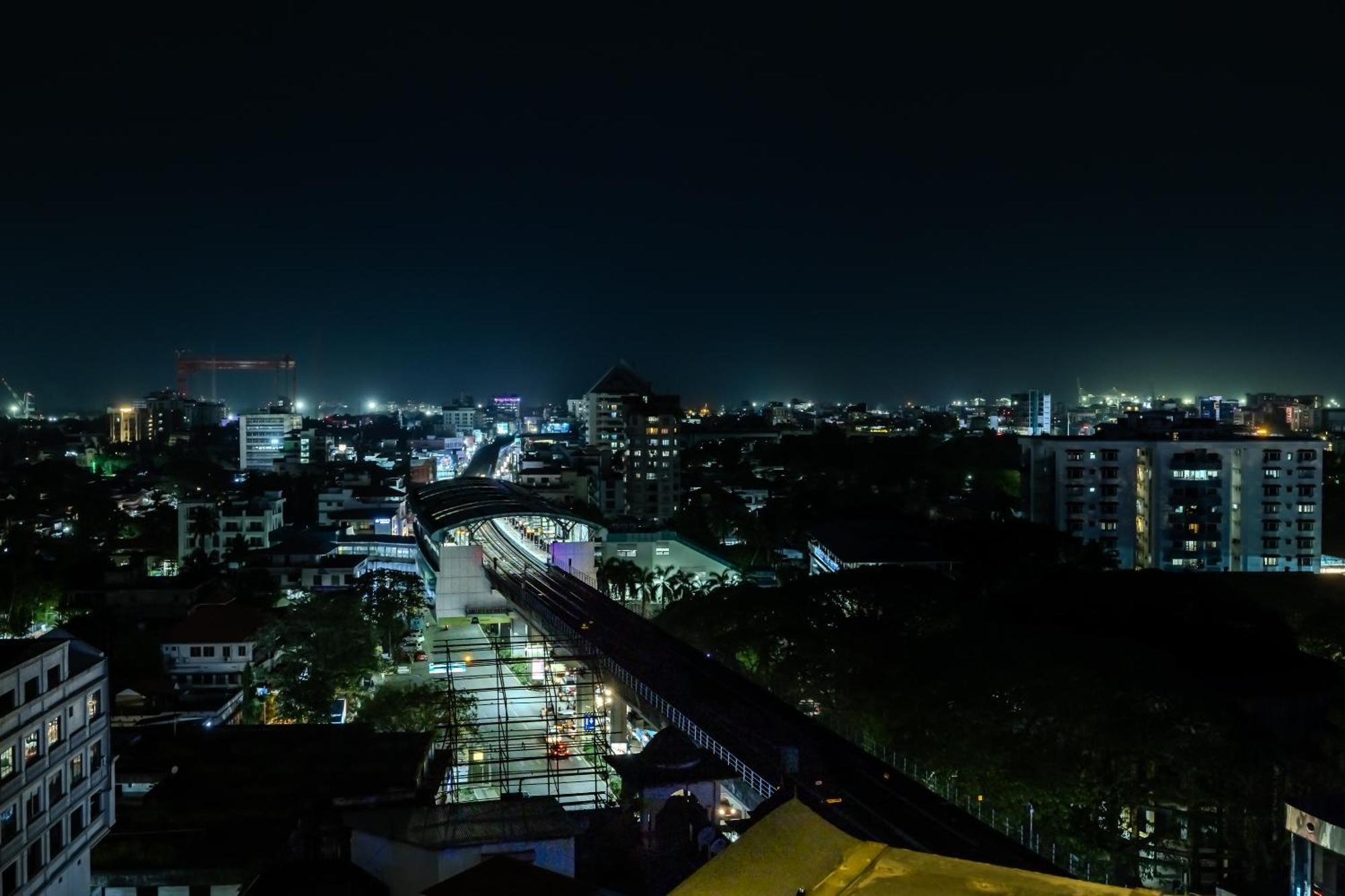 Отель Olive Downtown Коччи Экстерьер фото